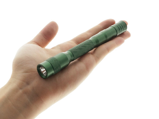 130 Lumens Xpe Led Flashlight , Waterproof Led Flashlight Customizable Color