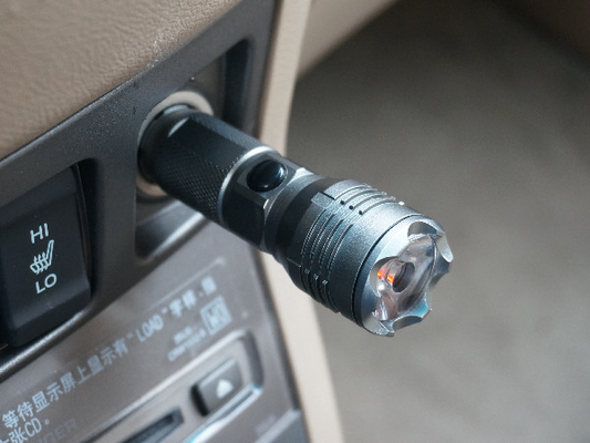 Emergency Brightest Edc Flashlight , Window Breaker IP44 Edc Tactical Flashlight