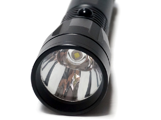 CREE Tactical Camping LED Flashlight High Power With 6 * AAA Dry Battery