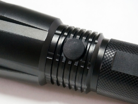 Black Color 500 Lumen Led Flashlight , 6 Watt Military Led Flashlight
