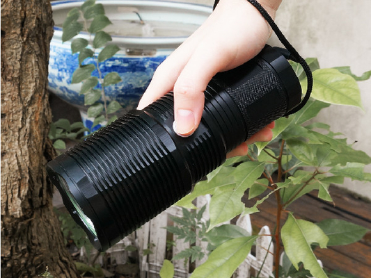 Heat Sink Li Ion Rechargeable LED Flashlight XHP 50 Bulb Aluminum Alloy Material