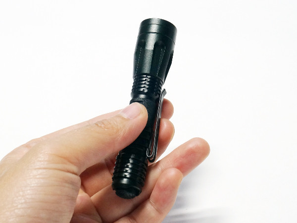 27g EDC CREE LED Keychain Flashlight 50 Lumen 6400K Color Temperature